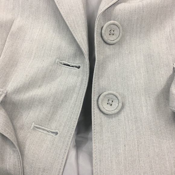 Signature by Larry Levine Women’s Pant Suit/Size 4 - Picture 6 of 8